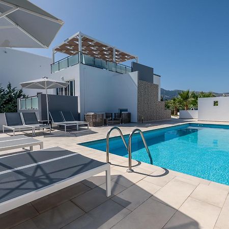 Asteria Pearl Villa 2 With Rooftop Jacuzzi Tigkaki  Exterior photo
