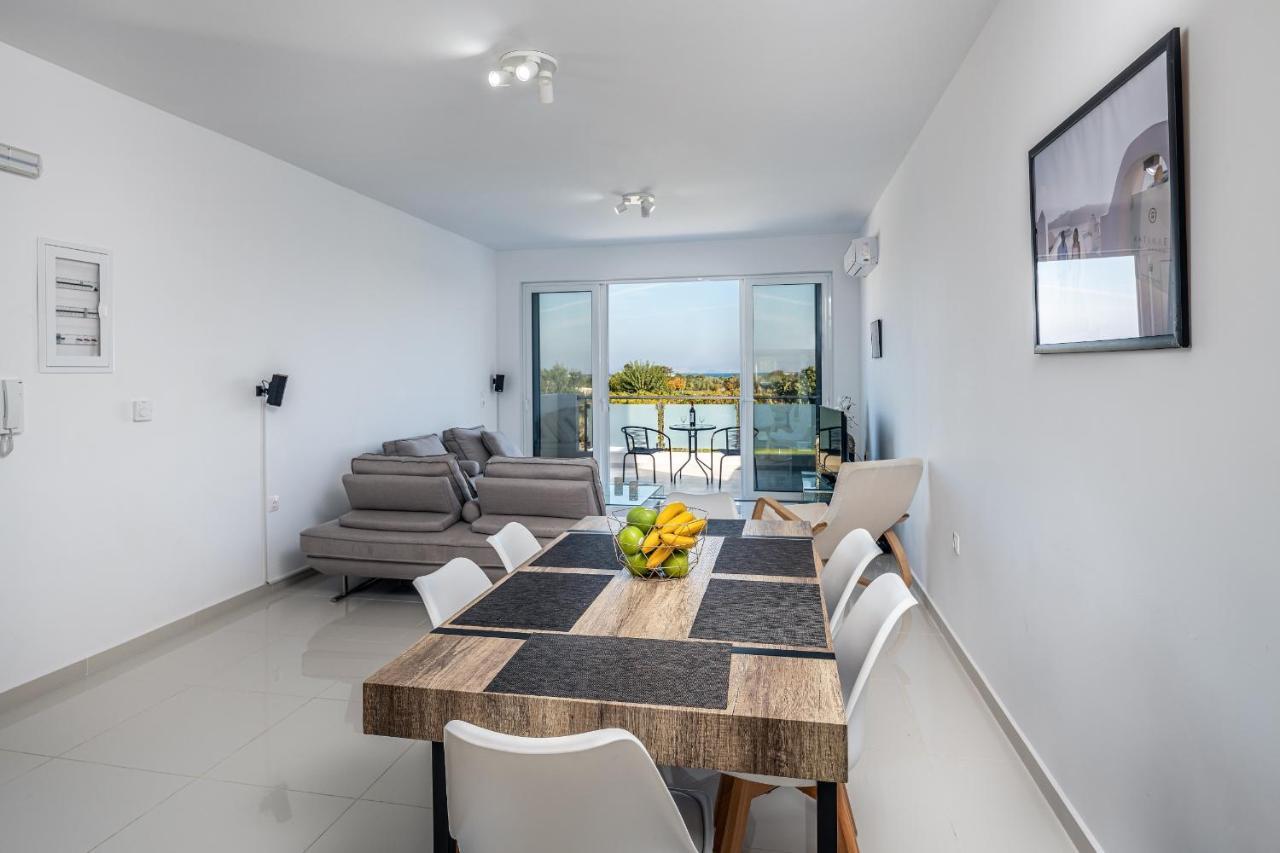 Asteria Pearl Villa 2 With Rooftop Jacuzzi Tigkaki  Exterior photo