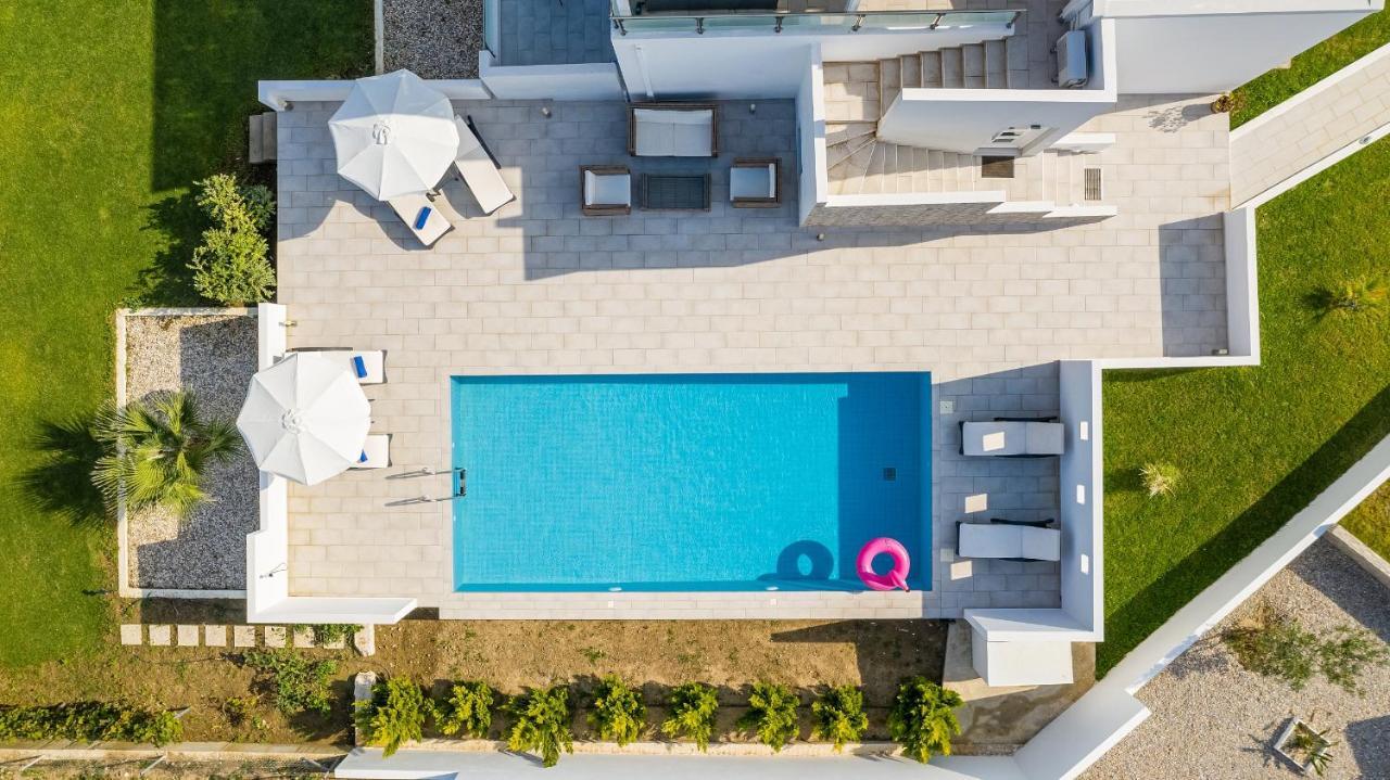 Asteria Pearl Villa 2 With Rooftop Jacuzzi Tigkaki  Exterior photo