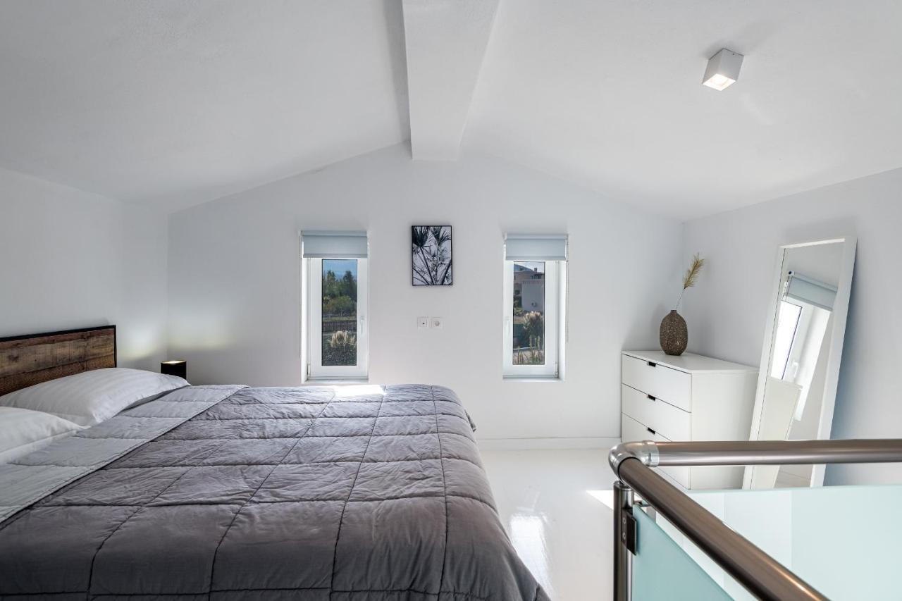 Asteria Pearl Villa 2 With Rooftop Jacuzzi Tigkaki  Exterior photo