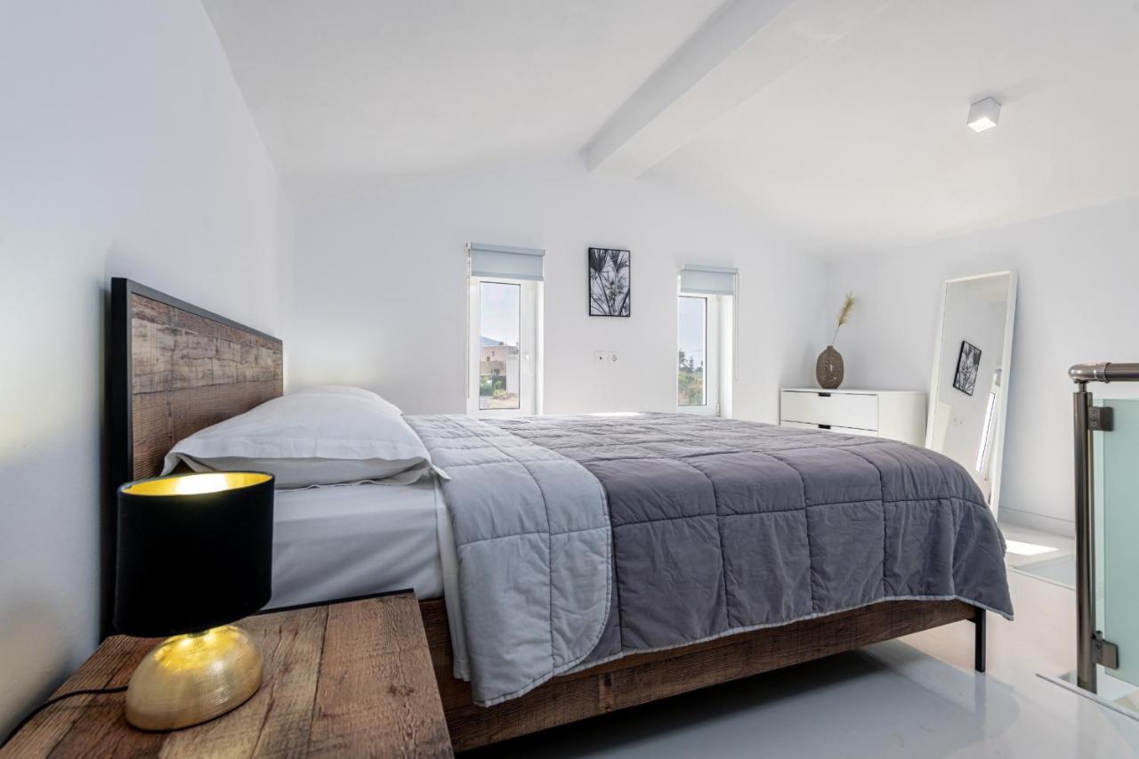 Asteria Pearl Villa 2 With Rooftop Jacuzzi Tigkaki  Exterior photo