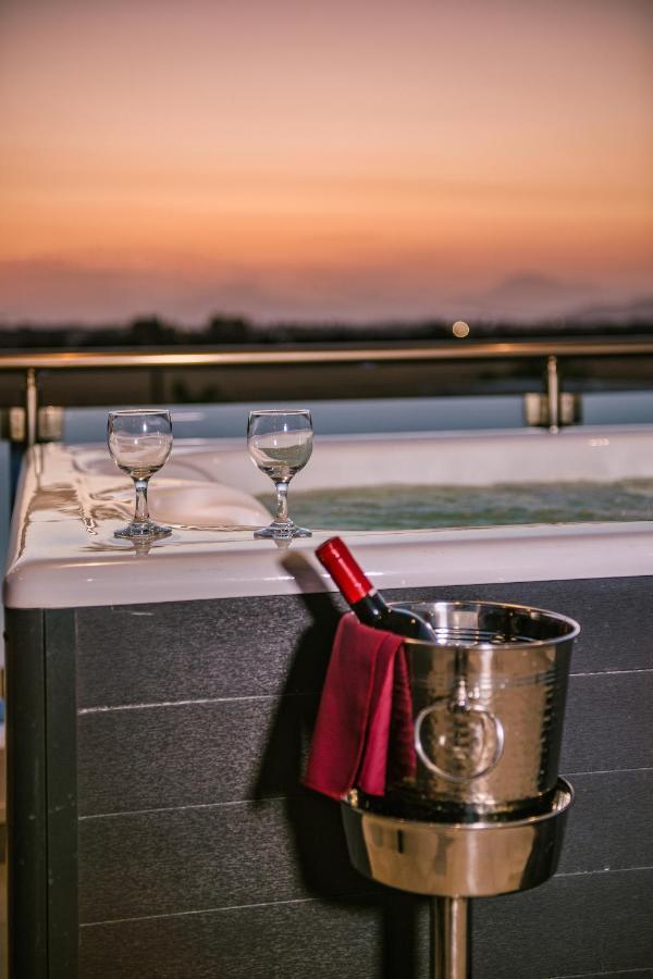 Asteria Pearl Villa 2 With Rooftop Jacuzzi Tigkaki  Exterior photo