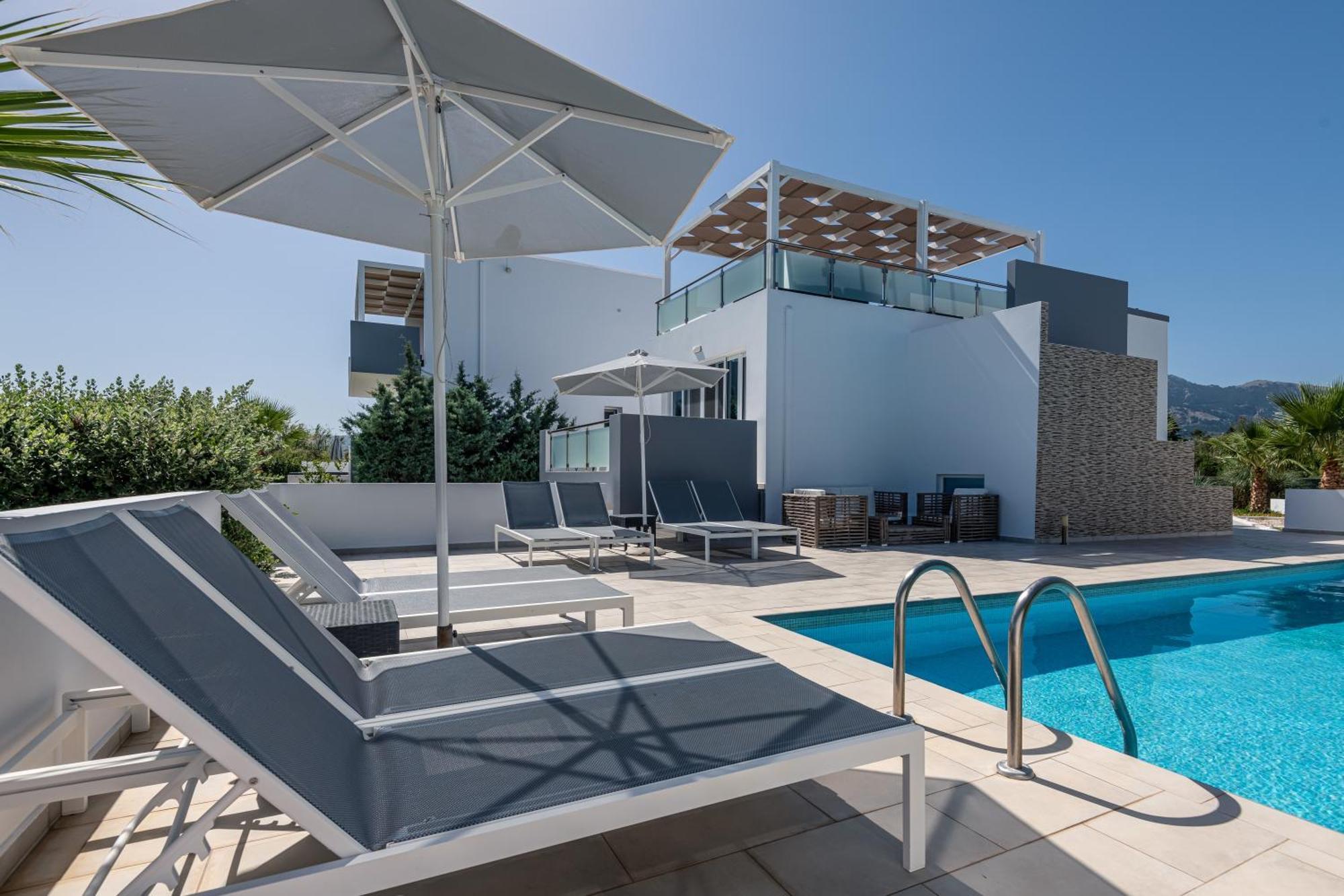Asteria Pearl Villa 2 With Rooftop Jacuzzi Tigkaki  Exterior photo
