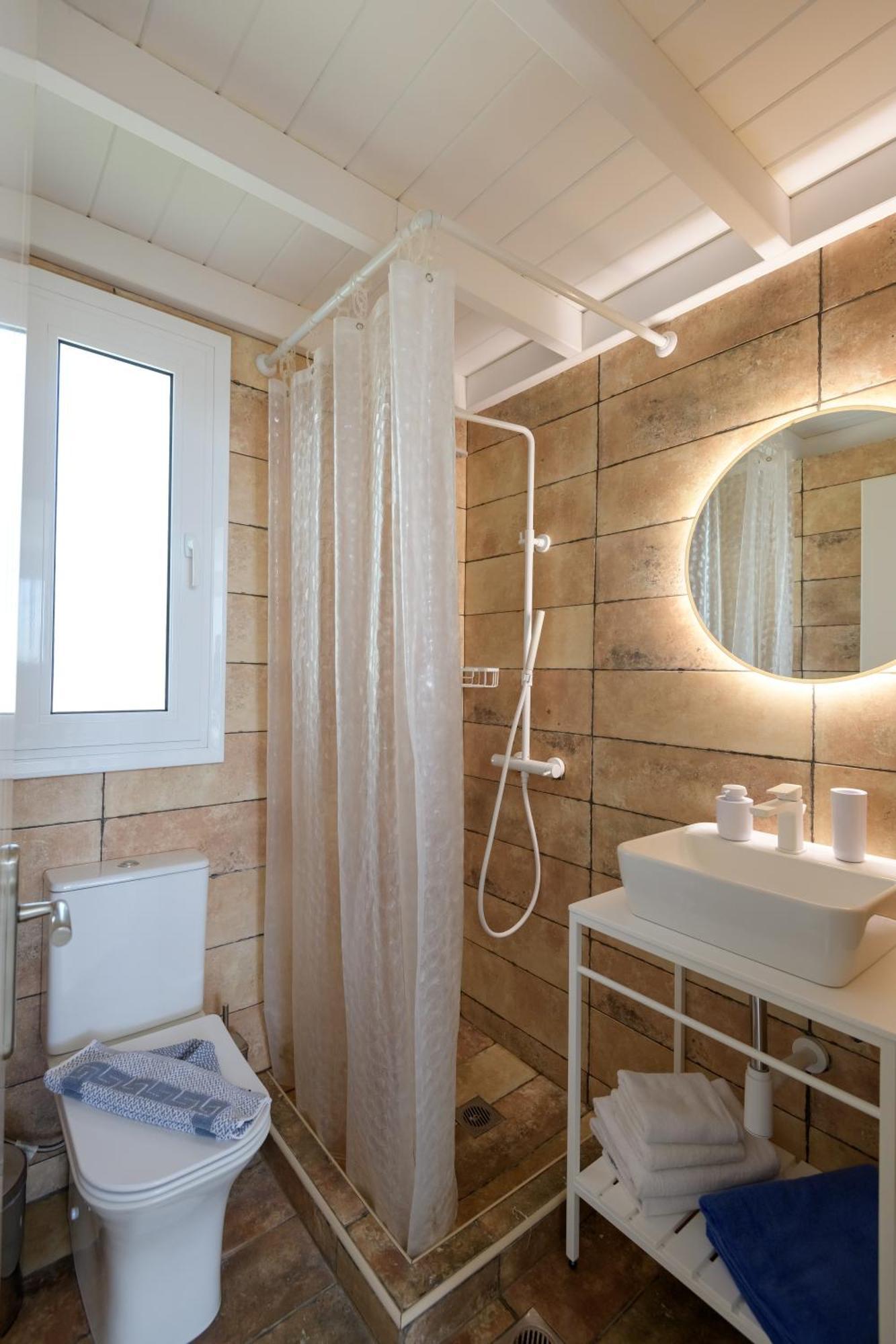 Asteria Pearl Villa 2 With Rooftop Jacuzzi Tigkaki  Exterior photo